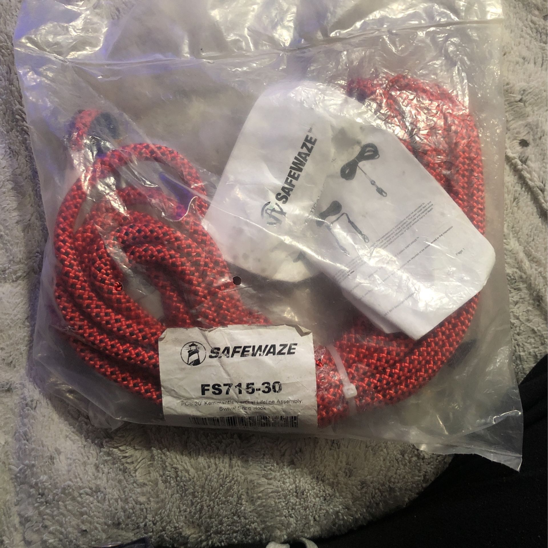 SAFEWAZE FS715-30 Swivel Snap Hook