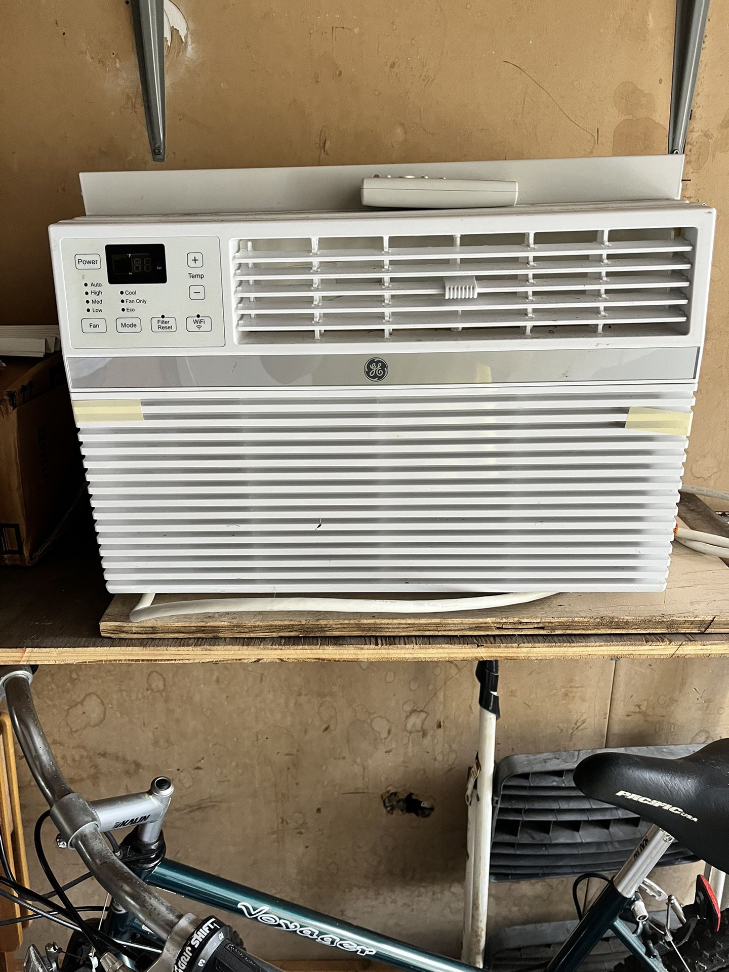 General Electric GE Air Conditioner AC One Room Good Condition With Remote