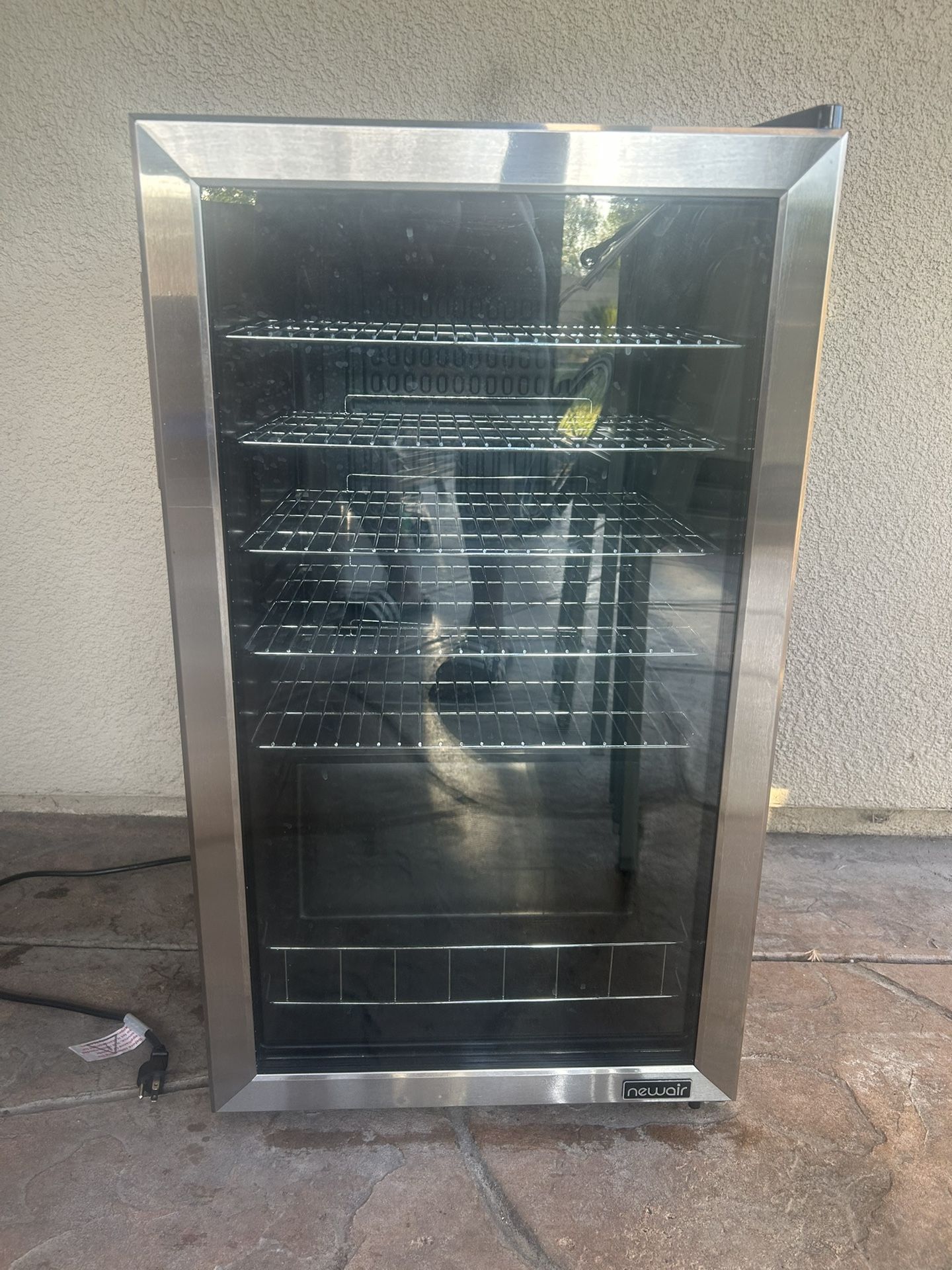 NEWAIR MINI FRIDGE