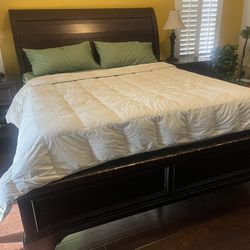 King Sleigh Bedroom Set - Bed, 2 Nightstands And Dresser