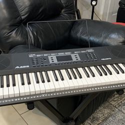ALESIS Melody 61 Electric Piano Keyboard for Sale in North Bergen, NJ -  OfferUp