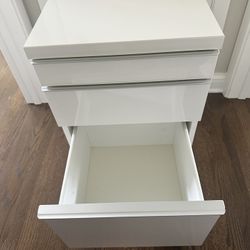 Heavy Duty Storage/Filing/Organizing Cabinet w/casters