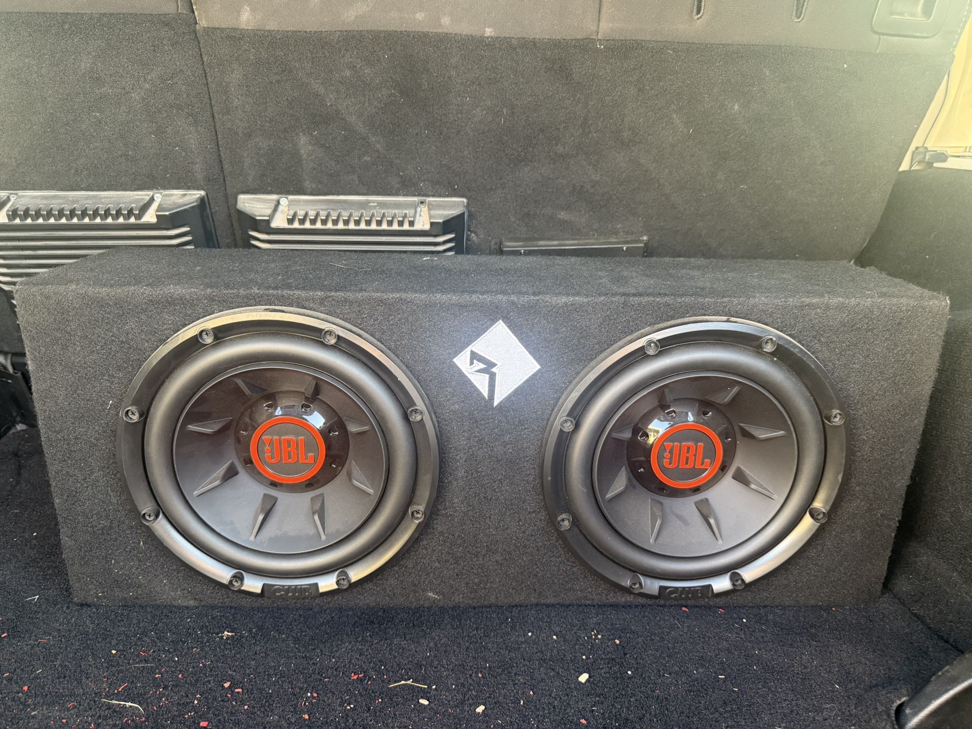 (2) 10” JBL Subwoofers w/ Rockford Fosgate Box