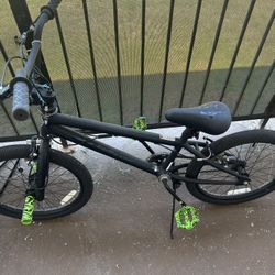 Bmx 100$Like New