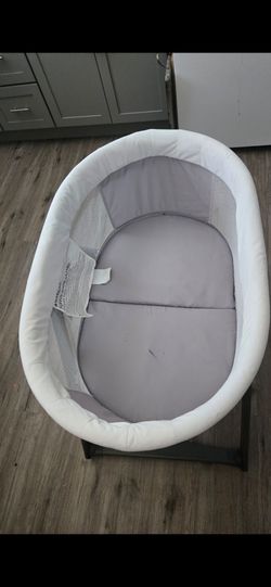 Baby Bassinet with Gray Mattress Pad