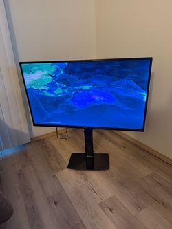 4k 43in TCL Roku TV with TV stand