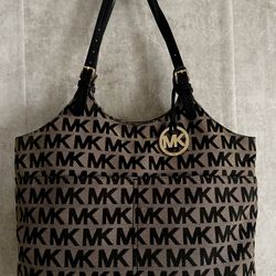 Michael Kors Jet Set Monogram Signature Logo Blk/Beige Shoulder/Satchel Tote Bag
