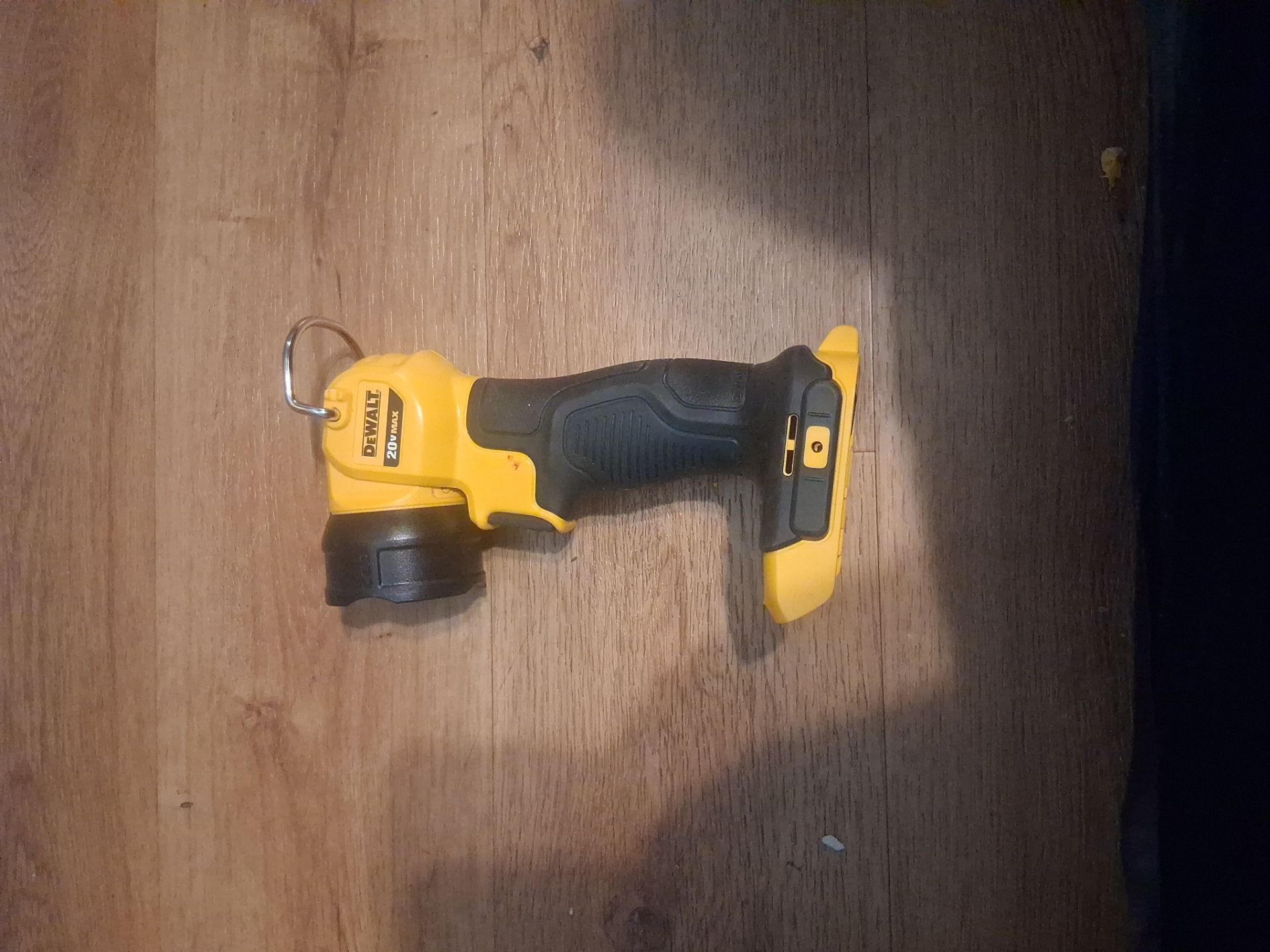 Dewalt flashlight L.E.D 20v max