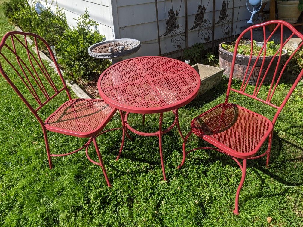 Bistro Table Set And Chairs 3 Piece Red Metal  