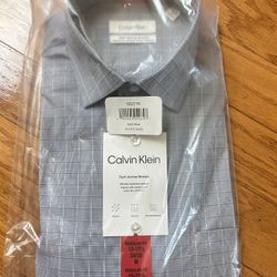 NWT Calvin Klein Men’s Performance Dress Shirt Dark Blue Size M 15-15 1/2 34/35