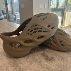 Yezzy Foam Runners