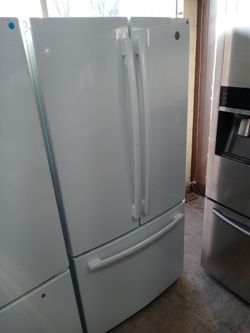 GE 33" white french door refrigerator - Free delivery