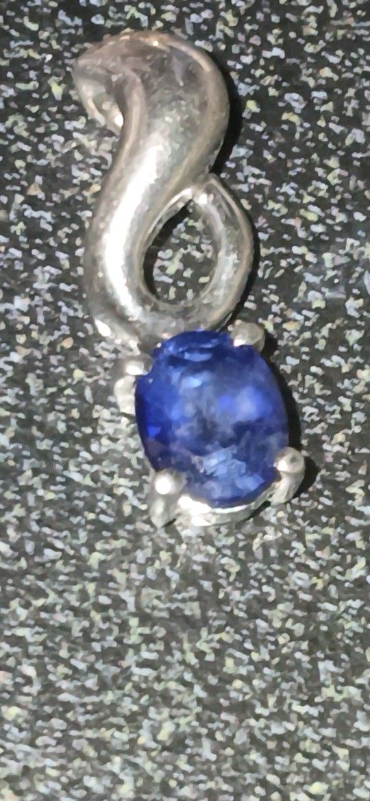 14k Saphire Pendant