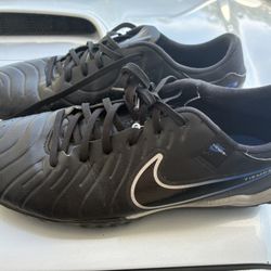 Nike Tiempo Indoor Soccer Shoes