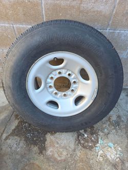 Tire with rims 254/75/r16