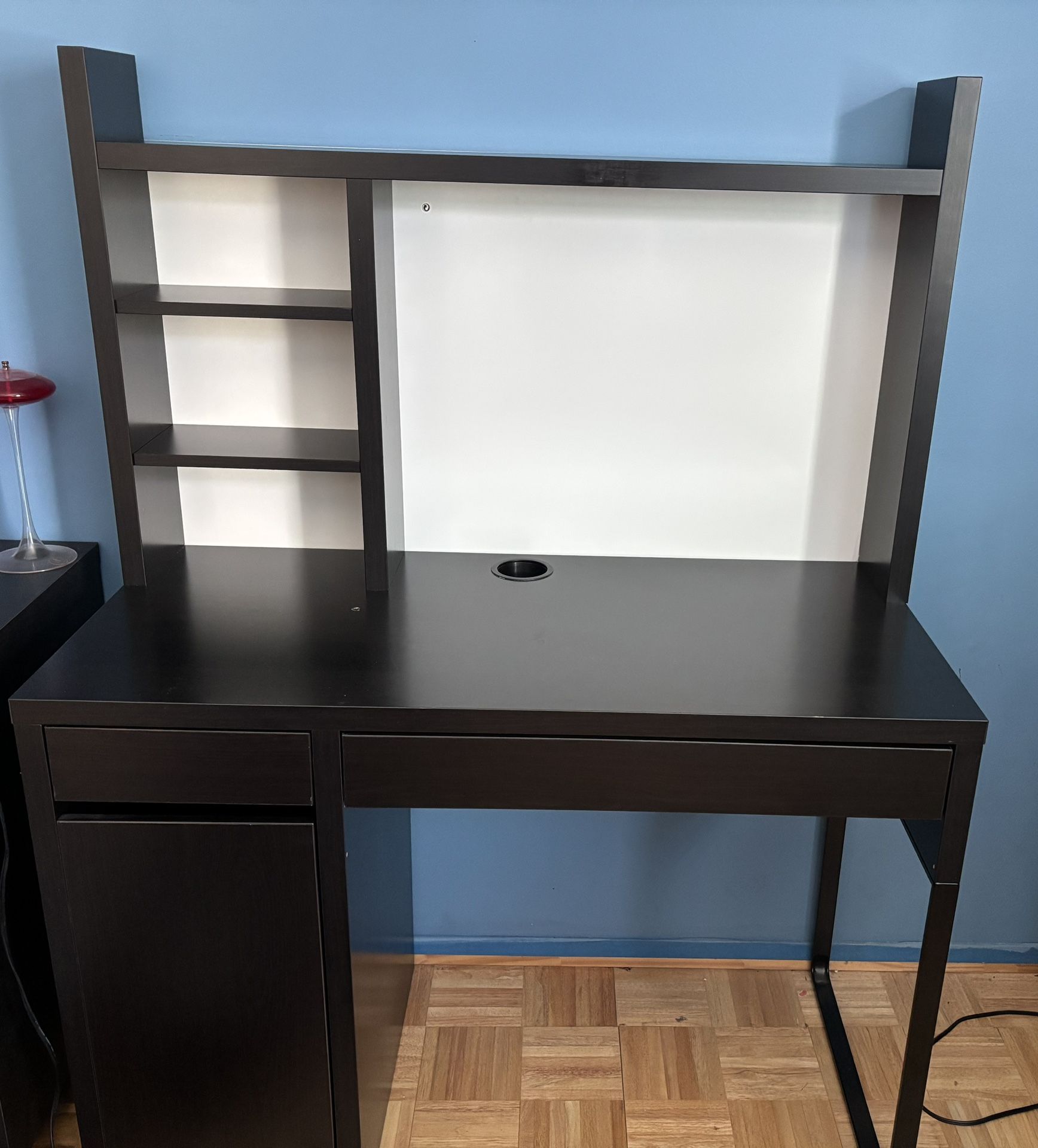 IKEA Micke Desk With Hutch