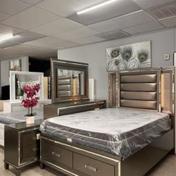 Beautiful Queen Or King Bedroom Set Champagne Color Led Lights Drawers On Footboard NEW