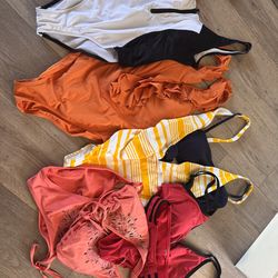 Trajes de baño size M y 36D/DD