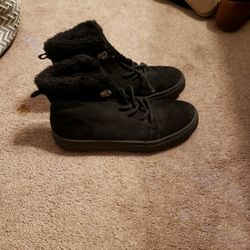 Gap Boots Size 3 Kids Compare To  A 5 In Woman.