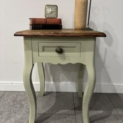 Refinished Vintage Side Table / Nightstand