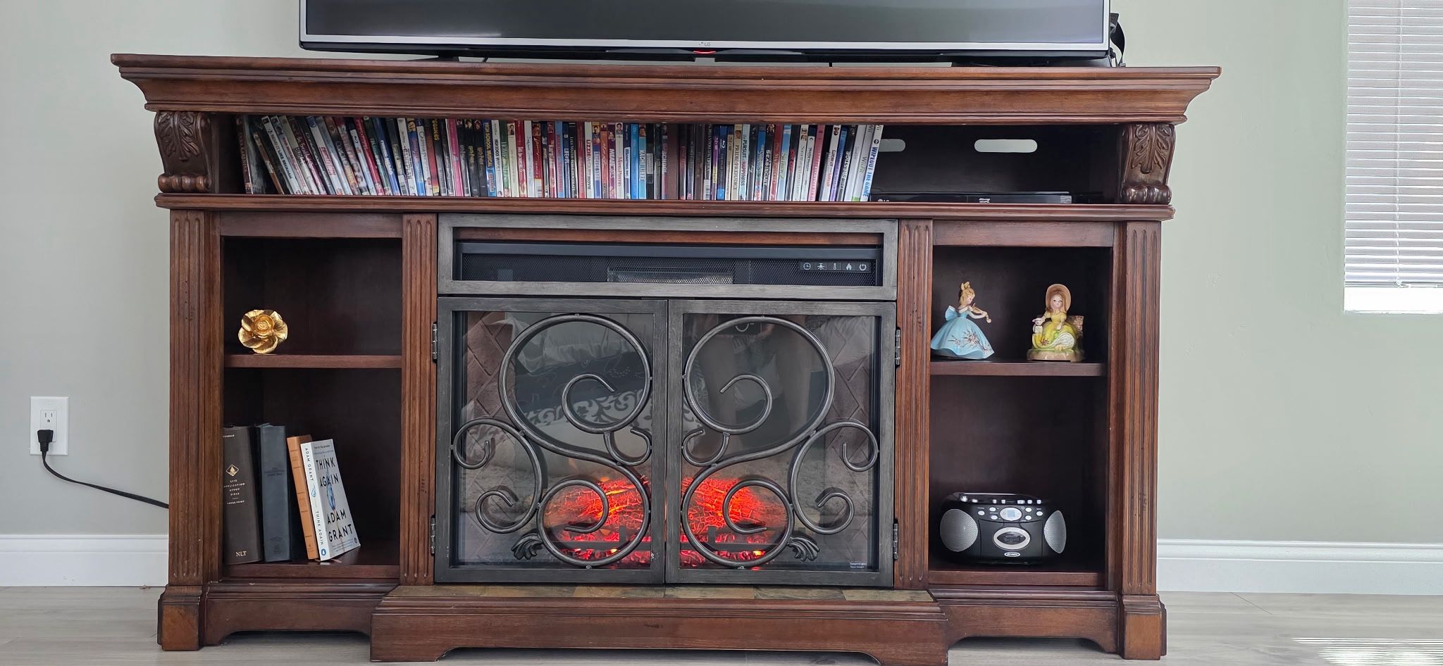 TV Stand With Electric Fireplace & Heater 