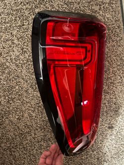GMC Sierra 1500 Left Taillight