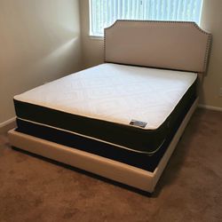 NEW Queen MATTRESS and BOX SPRING. Bed frame not included.👍
