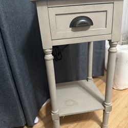 Night stands (2)
