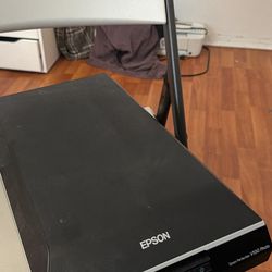 Epson photo scanner  V550