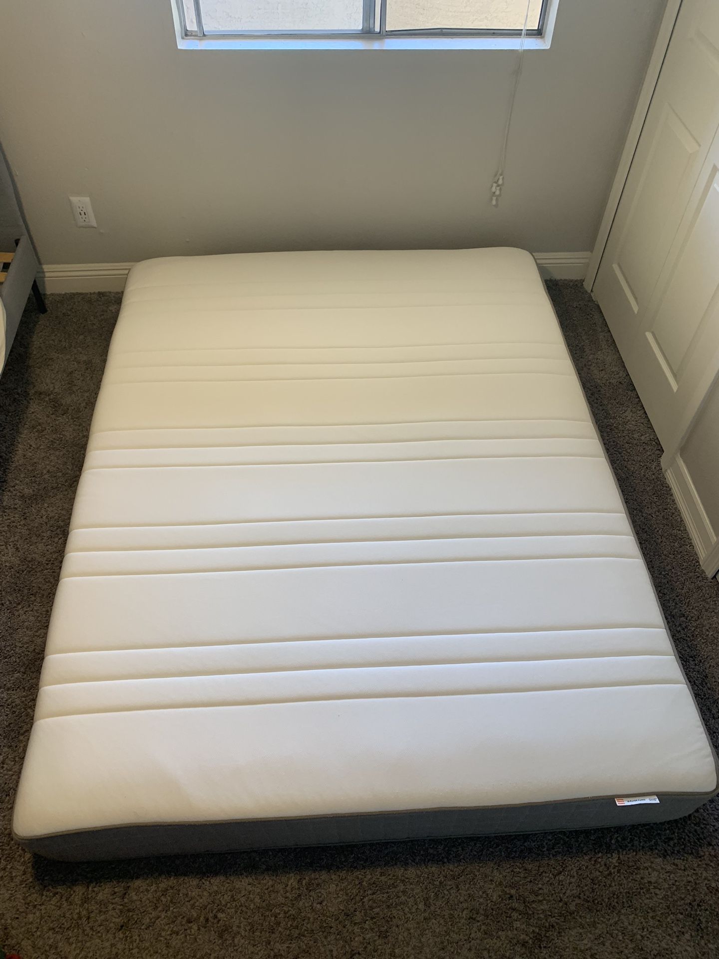IKEA Mattress (Queen)