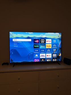 TCL 55” Class 5-Series 4K UHD QLED Smart Roku TV (55S555)