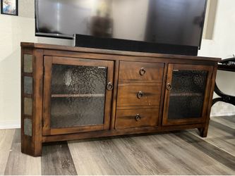 TV stand 5 ft long $60