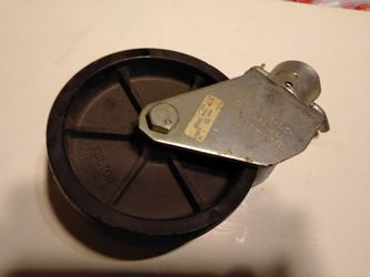 Trailer tongue support wheel