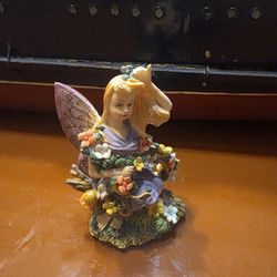 Fairy with Wings and Flowers Small Figurine 3" Good Condition
