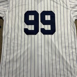 New York Yankees ‘Aaron Judge #99’ Home Baseball Jersey.