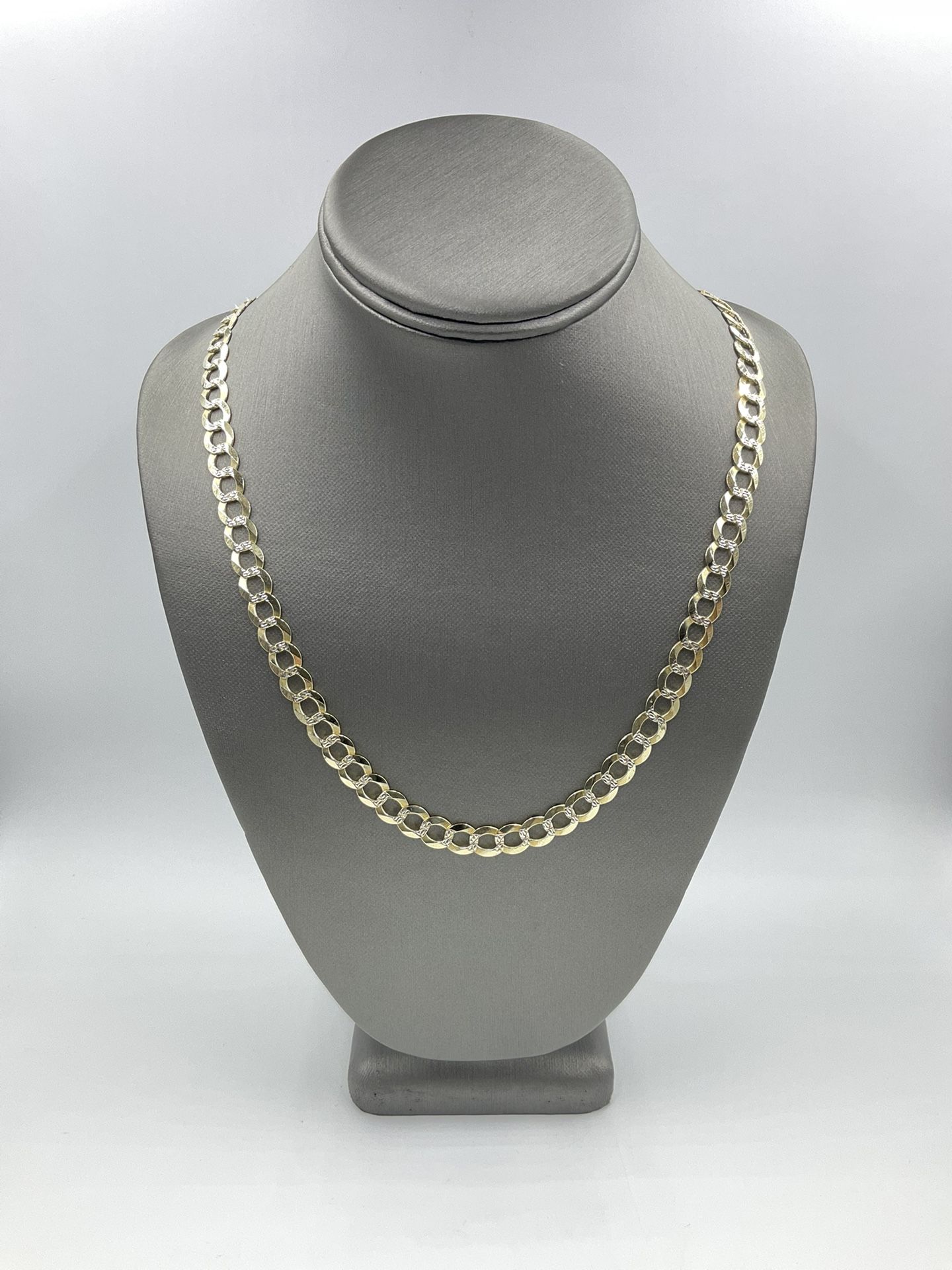10KT YELLOW GOLD 26” DIAMOND-CUT CURB LINK CHAIN 8.25MM 36.9GR
