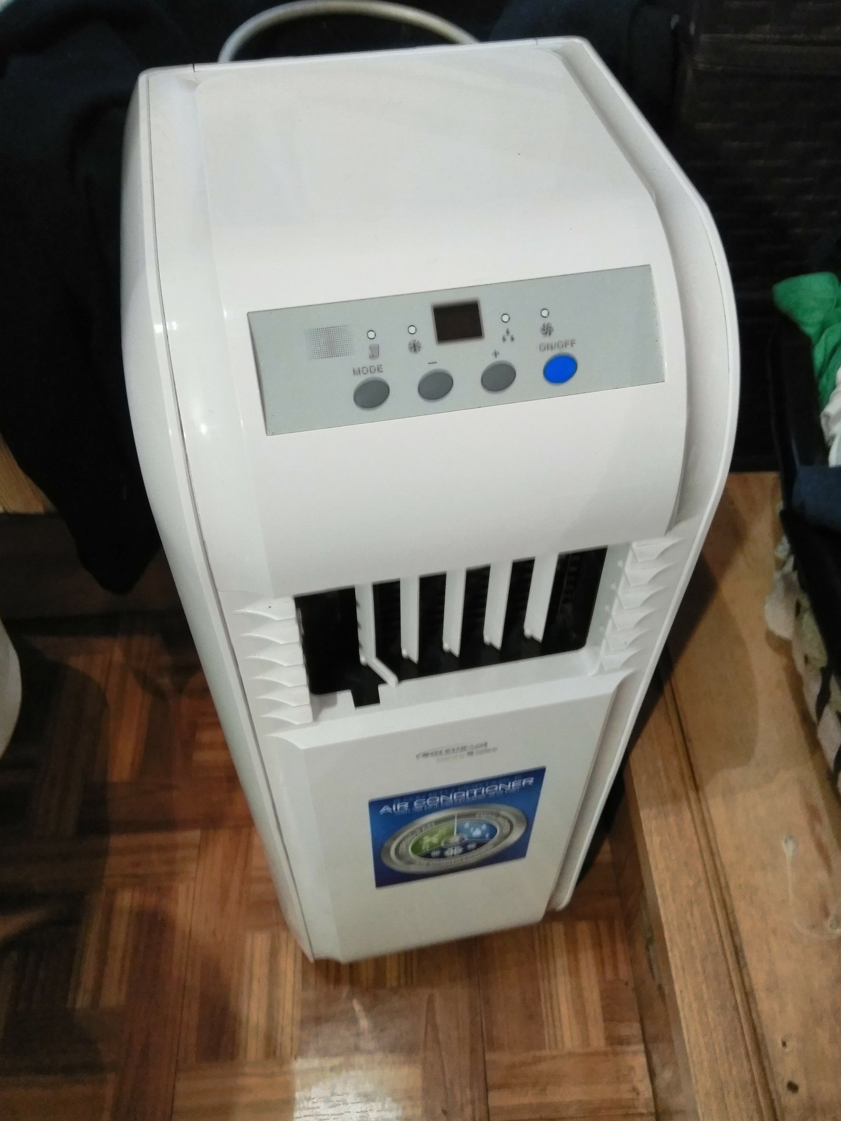 SoleUS 8000btu 250sqft portable A/C/dehumidifier/fan