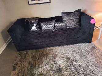 Black Tufted Couch! Delivery Available!
