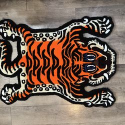 Hand Tufted Tibetan Tiger Run 2.5’X3.5’