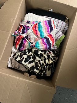 Pre-owned Mix Women’s Clothing, Mix Sizes (Few Men Clothing).