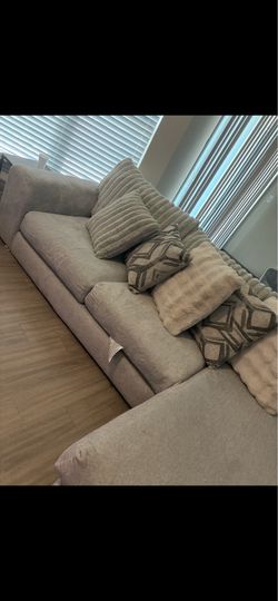Light Gray Sectional Sofa-Great Condition