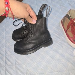 Kids Dr Martens 