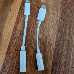 (2) 1/8" 3.5mm Headphone Converter dongles USB- C & Apple Lightening