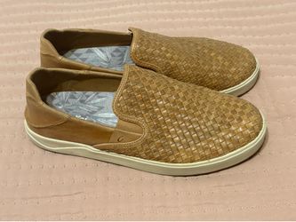 Olukai men’s shoe size 11