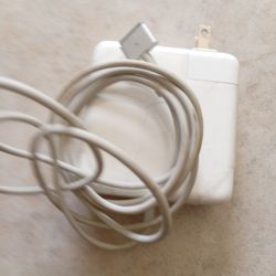 Apple charger everything works $10 firm