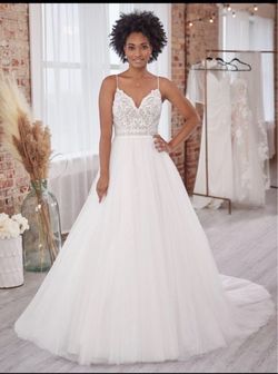 BEAUTIFUL DESIGNER WEDDING DRESS ā SIZE 14 ā