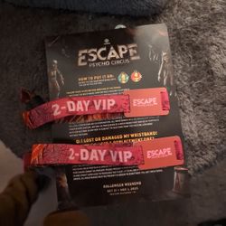 ESCAPE HALLOWEEN