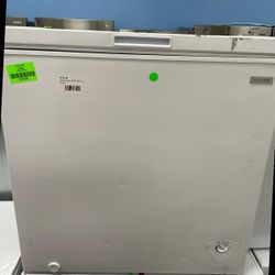 MAGIC CHEF HMCF7W4 7.0 cu. ft. Chest Freezer ZB