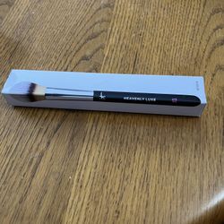 IT Heavenly Luxe Cream Blush Brush #3.  Brand New Factory Sealed 