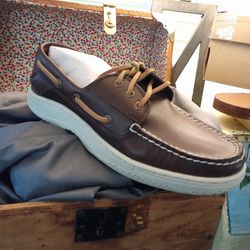 ***NEW SPERRY LEATHER,BEAUTIFUL COLOR SIZE 8.5 $49 AMAZON $89 